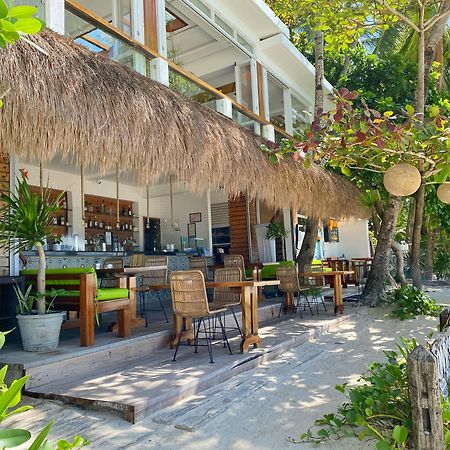 โจนีส์ บีช รีสอร์ต Hotel Balabag  ภายนอก รูปภาพ