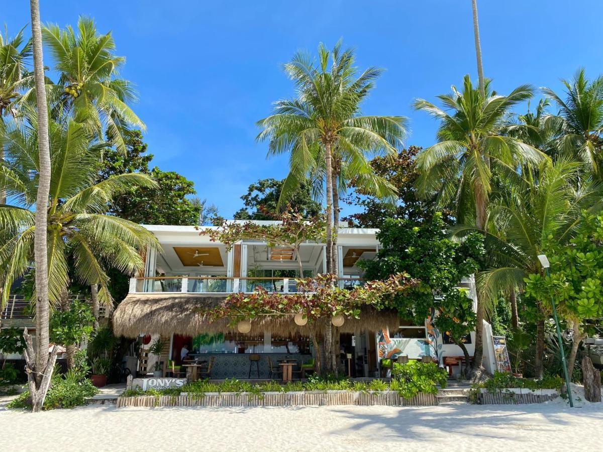 โจนีส์ บีช รีสอร์ต Hotel Balabag  ภายนอก รูปภาพ