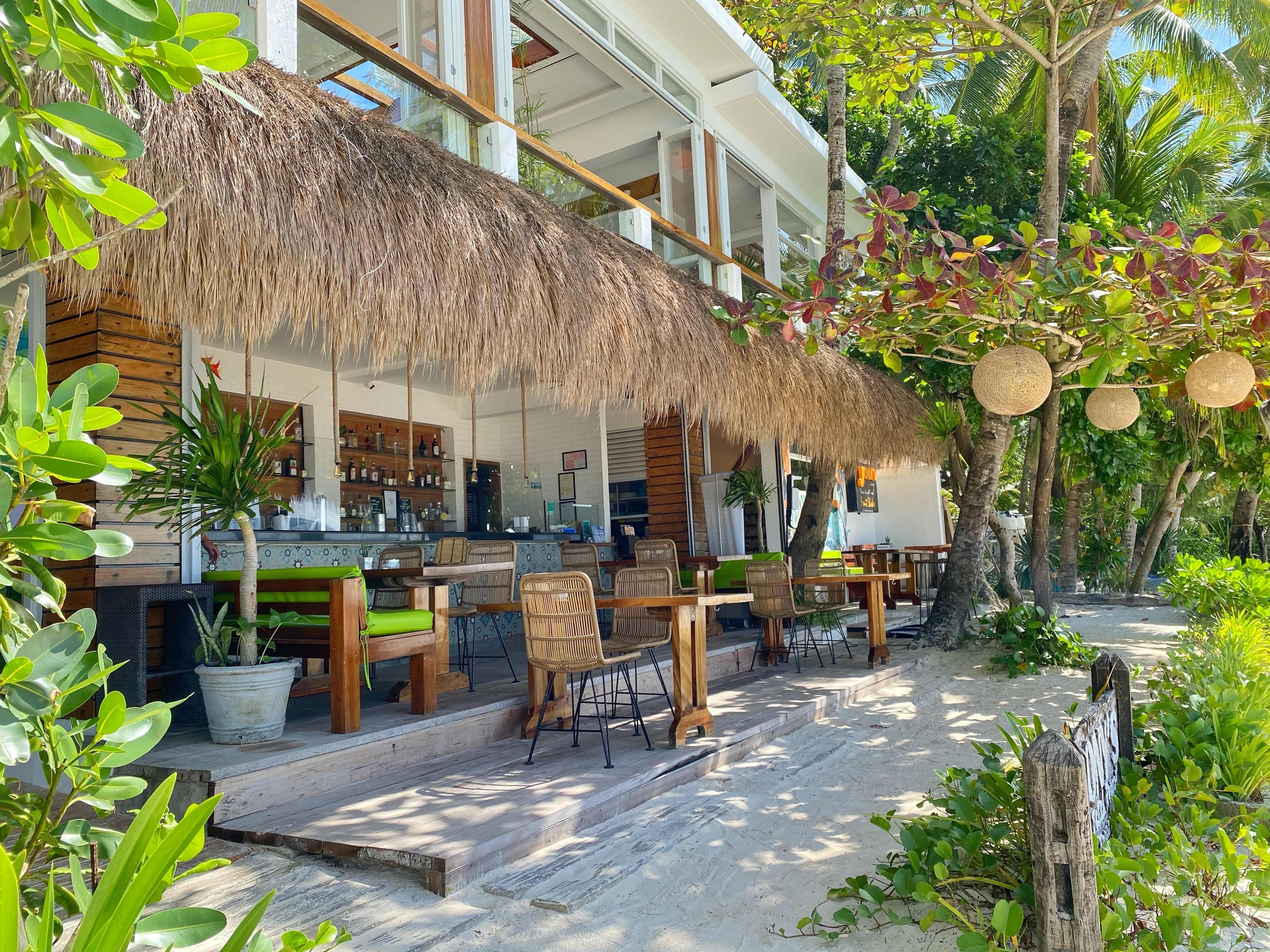 โจนีส์ บีช รีสอร์ต Hotel Balabag  ภายนอก รูปภาพ