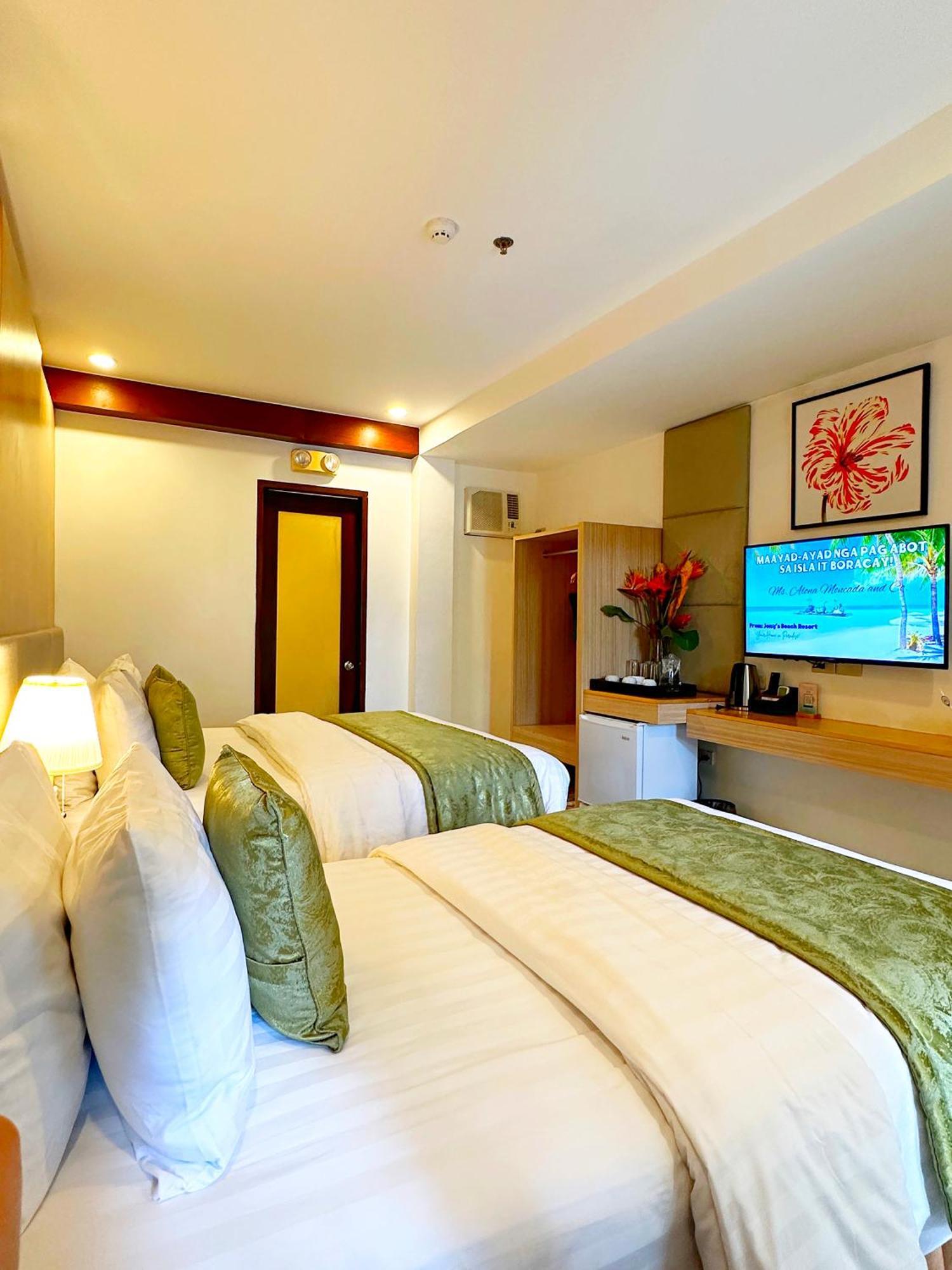 โจนีส์ บีช รีสอร์ต Hotel Balabag  ภายนอก รูปภาพ