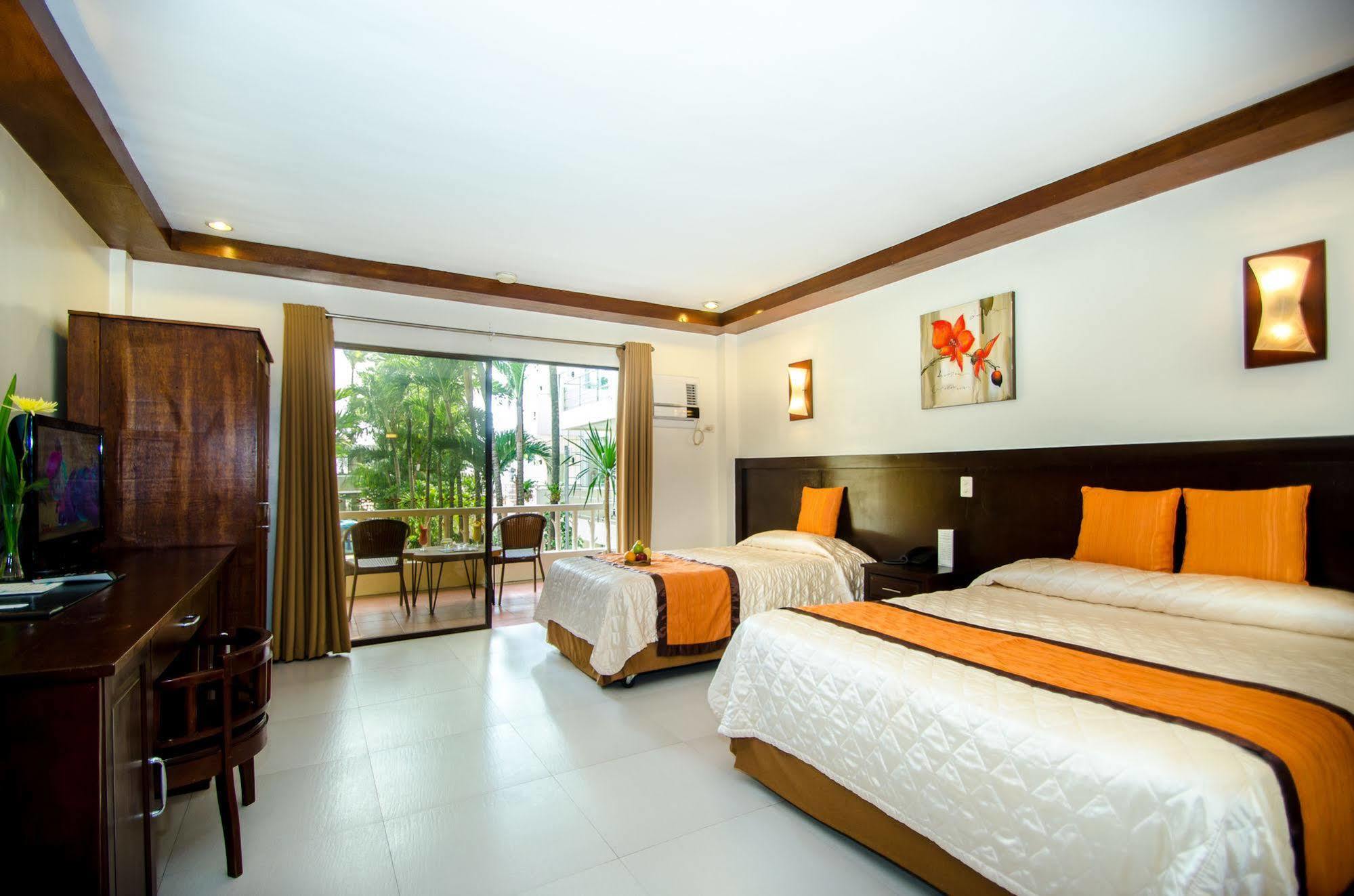 โจนีส์ บีช รีสอร์ต Hotel Balabag  ภายนอก รูปภาพ